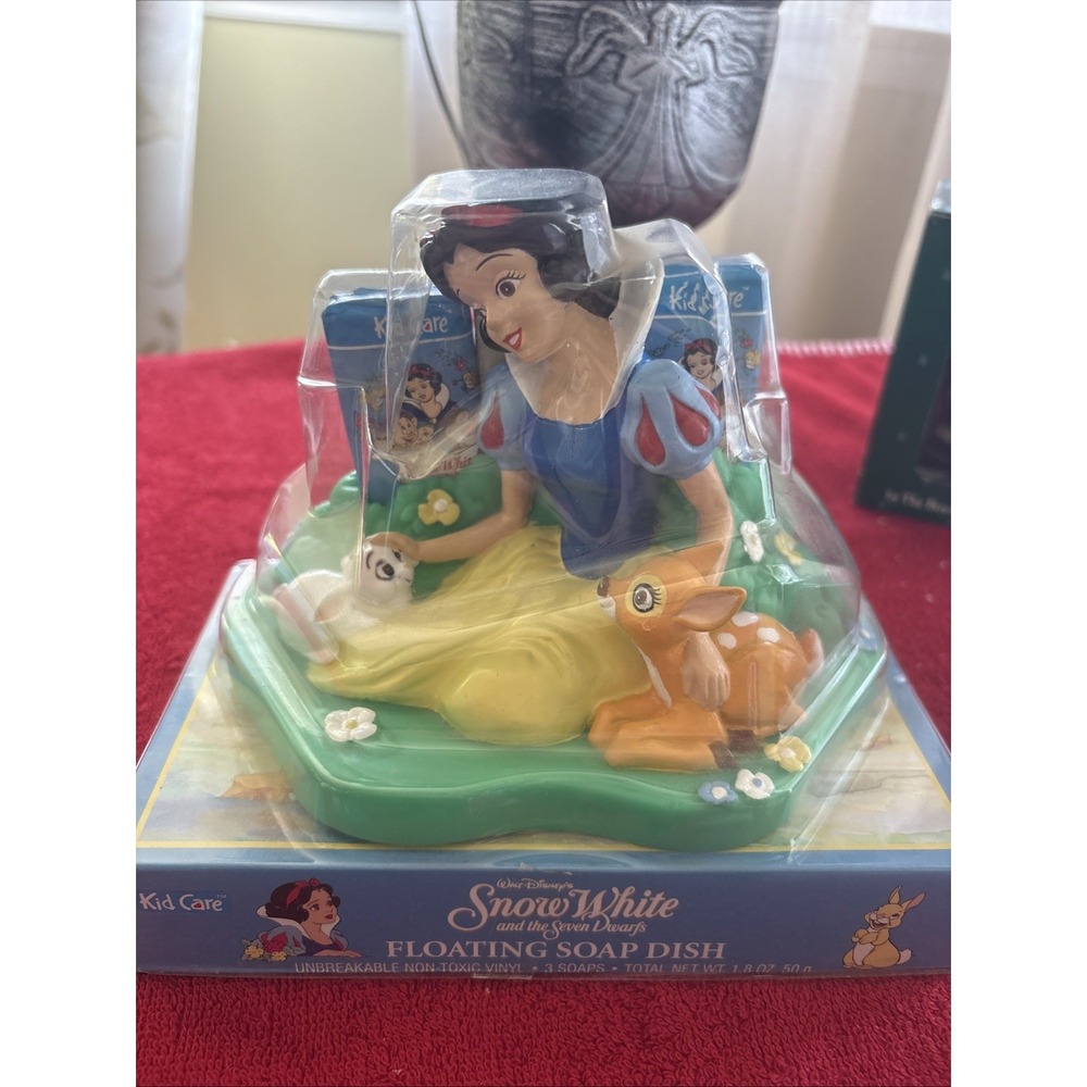 Disney Snow White Seven Dwarfs Floating Soap Dish & 3 Soaps Vintage 1990s New